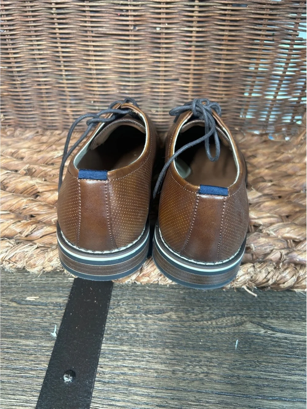 APT. 9 brown lace-up dress shoes